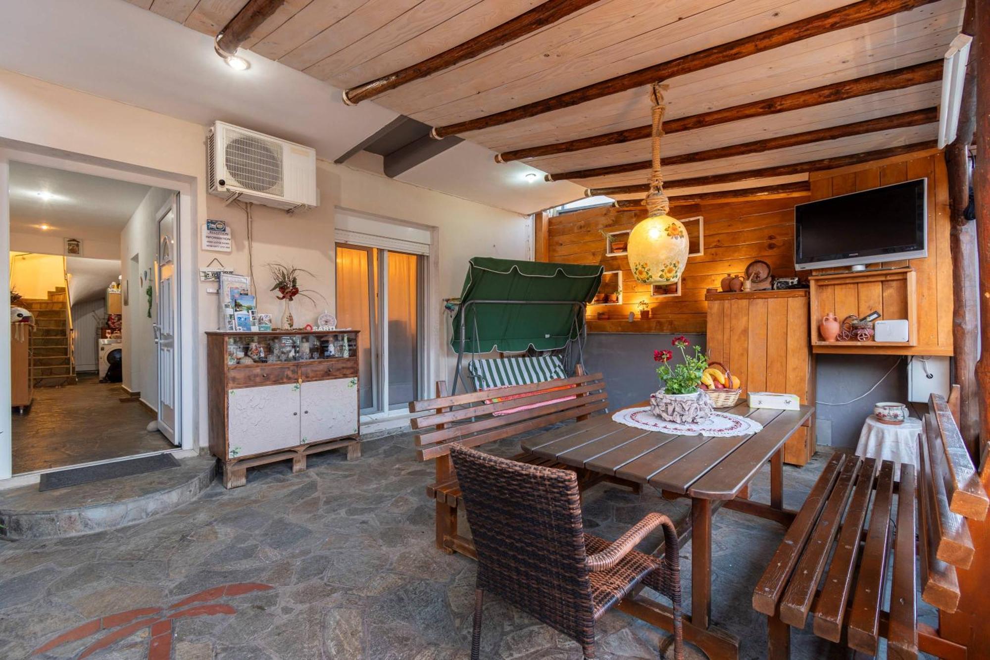House Niki Apartment Сарти Екстериор снимка