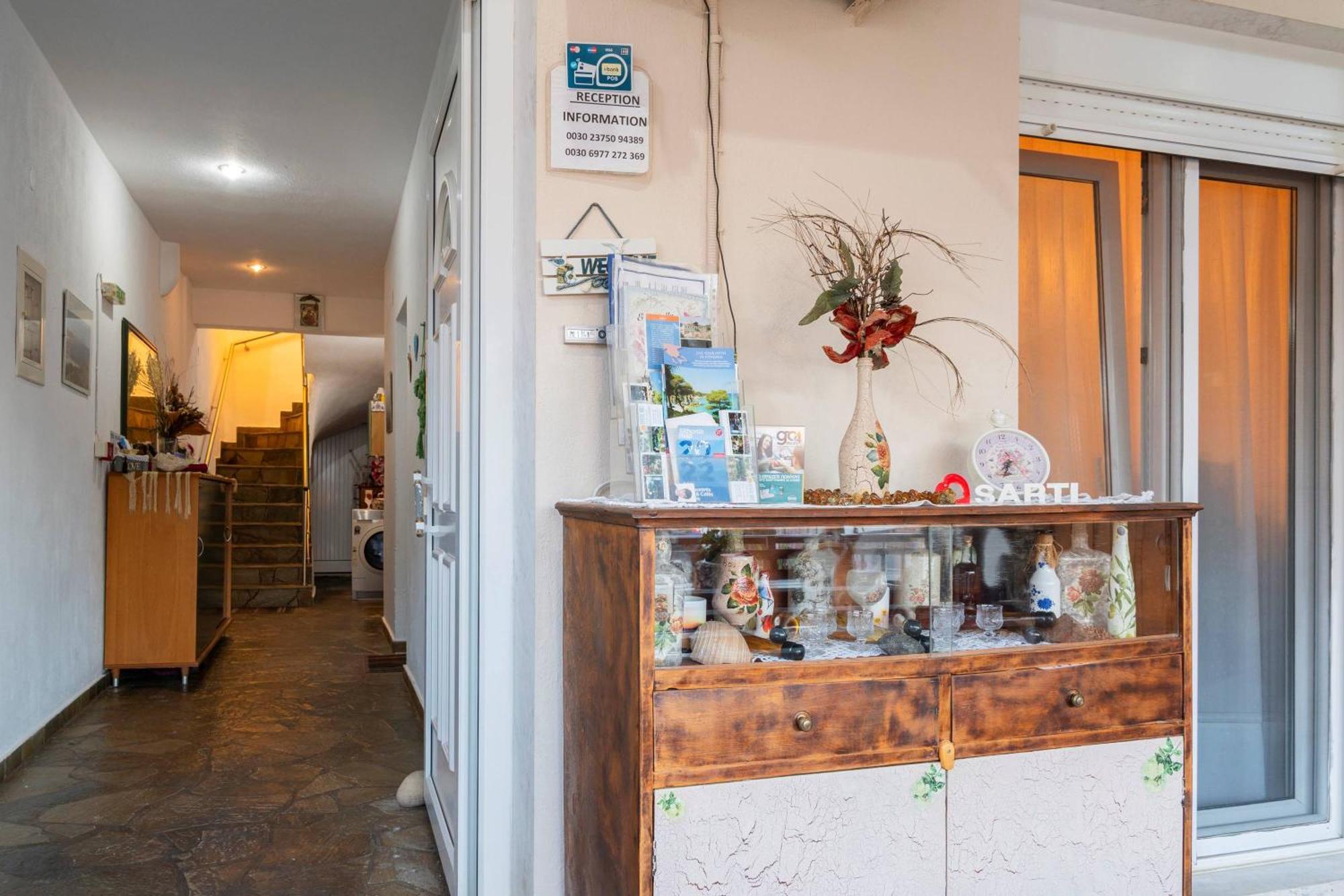 House Niki Apartment Сарти Екстериор снимка
