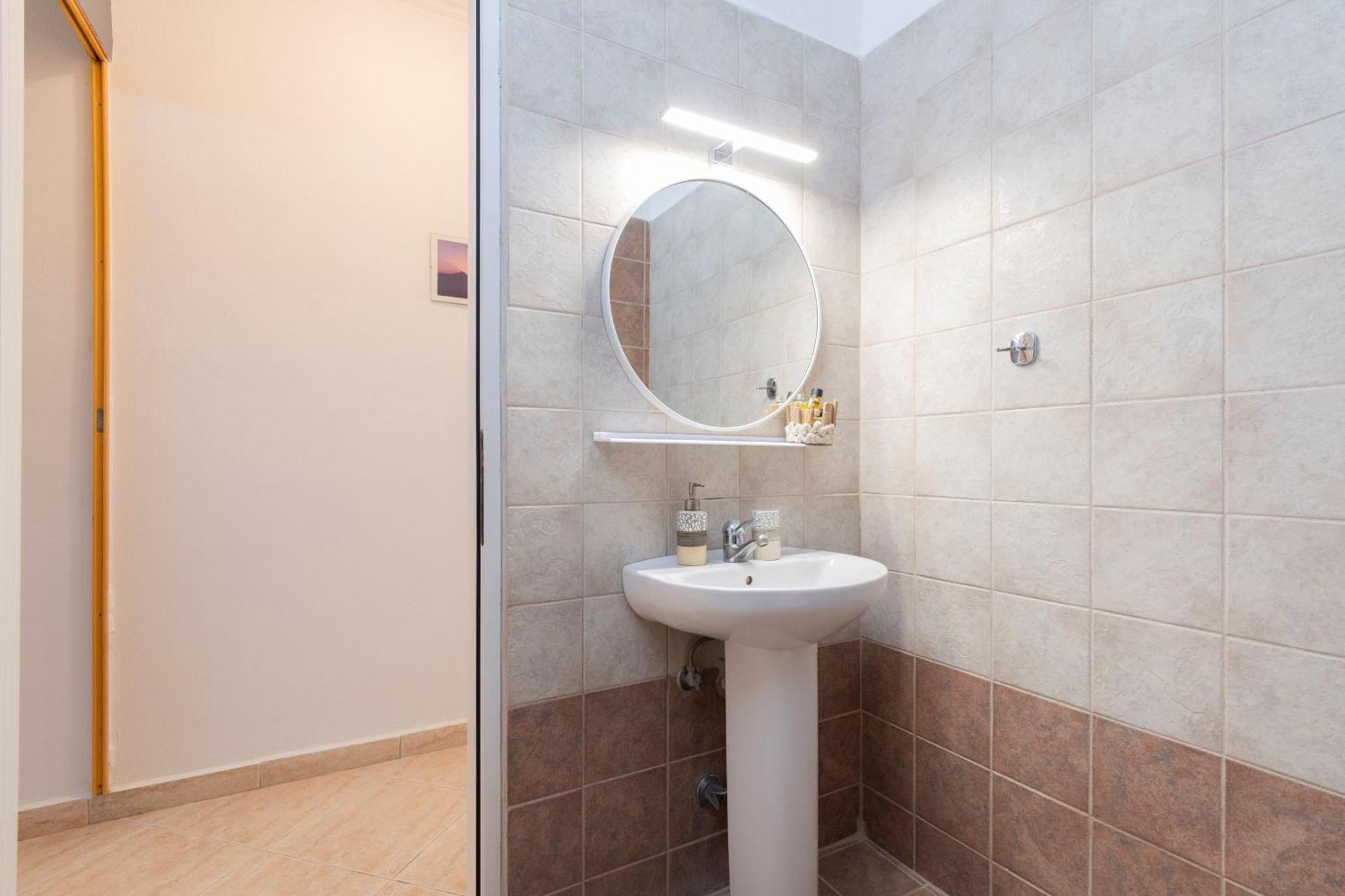 House Niki Apartment Сарти Екстериор снимка