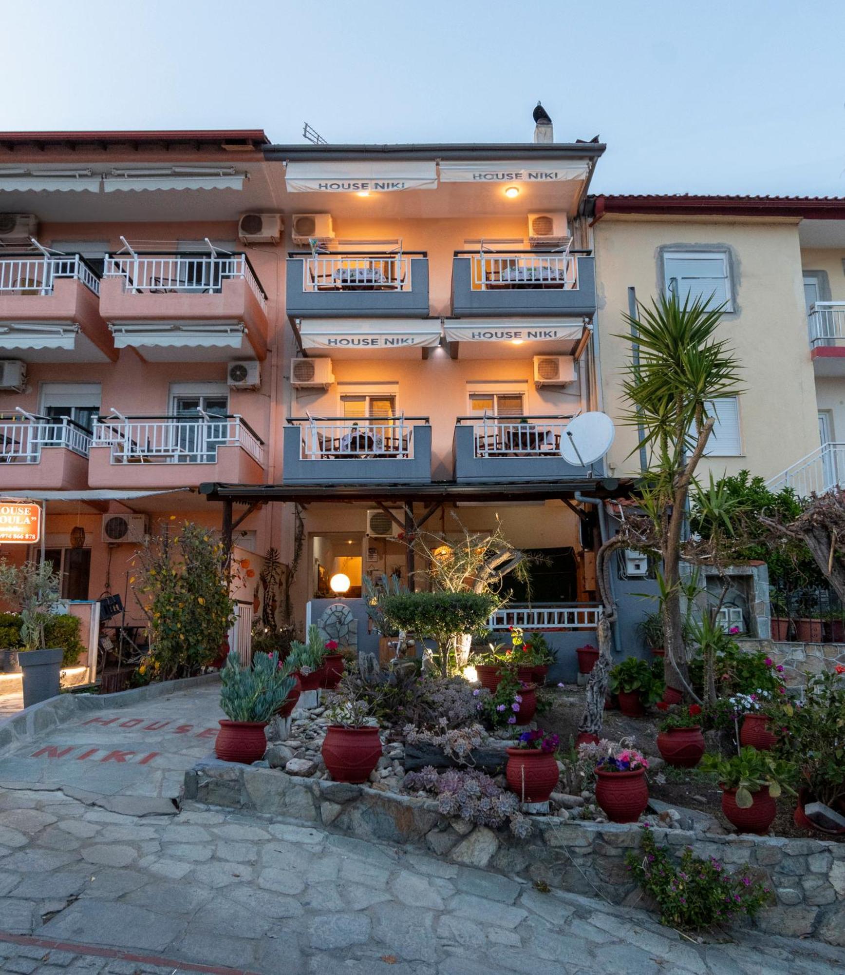 House Niki Apartment Сарти Екстериор снимка