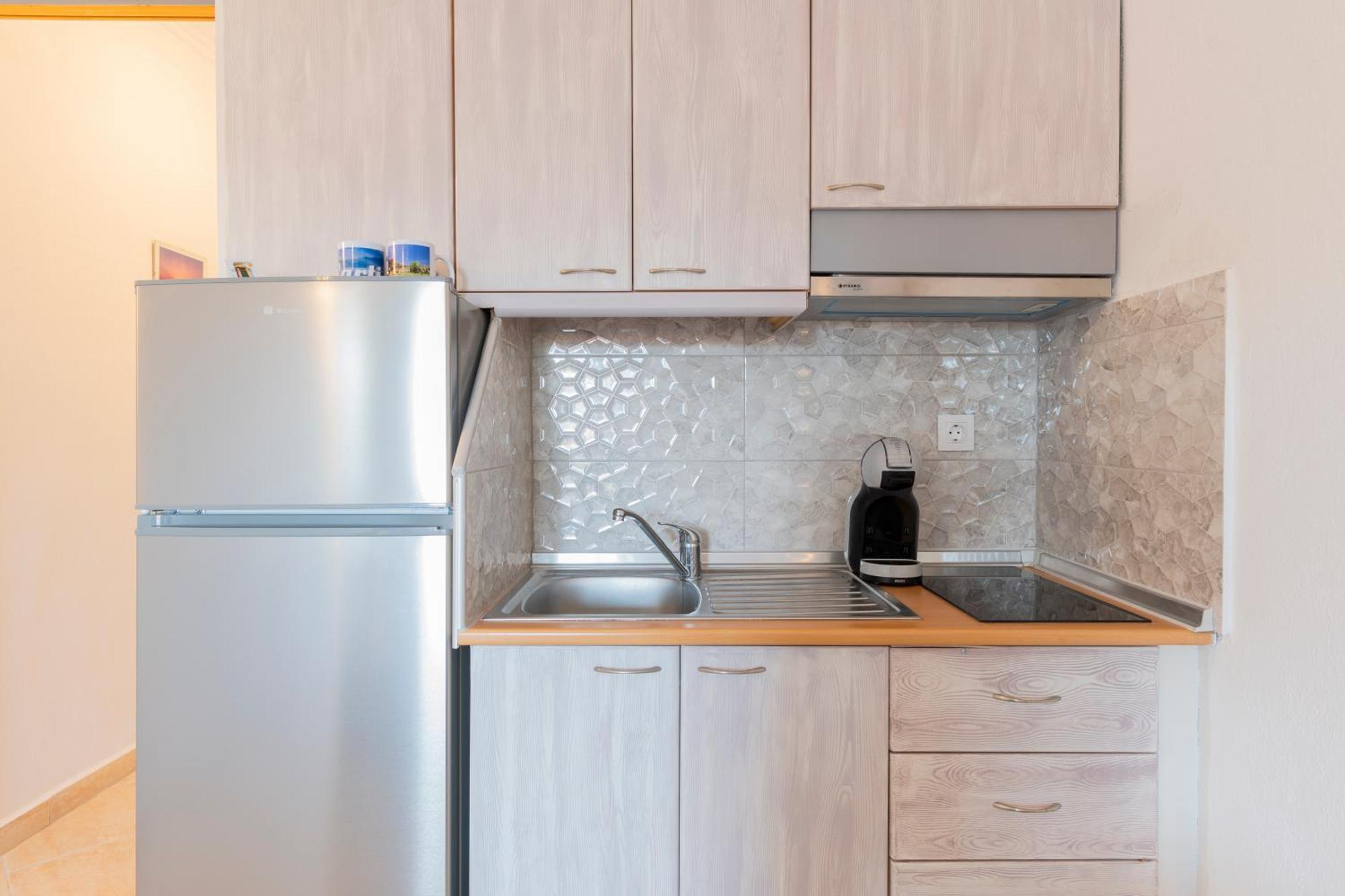 House Niki Apartment Сарти Екстериор снимка