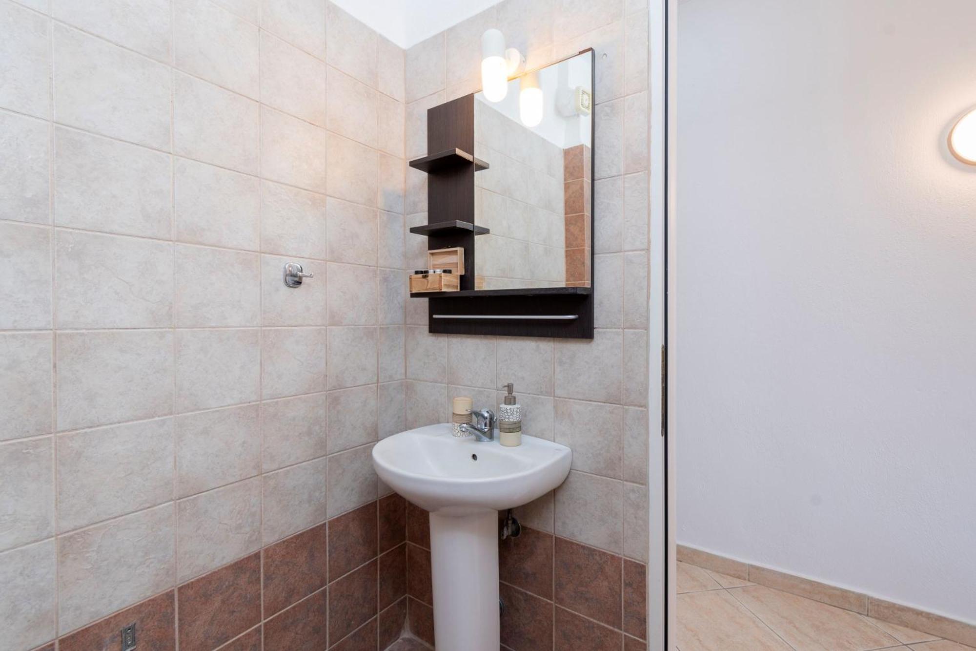 House Niki Apartment Сарти Екстериор снимка