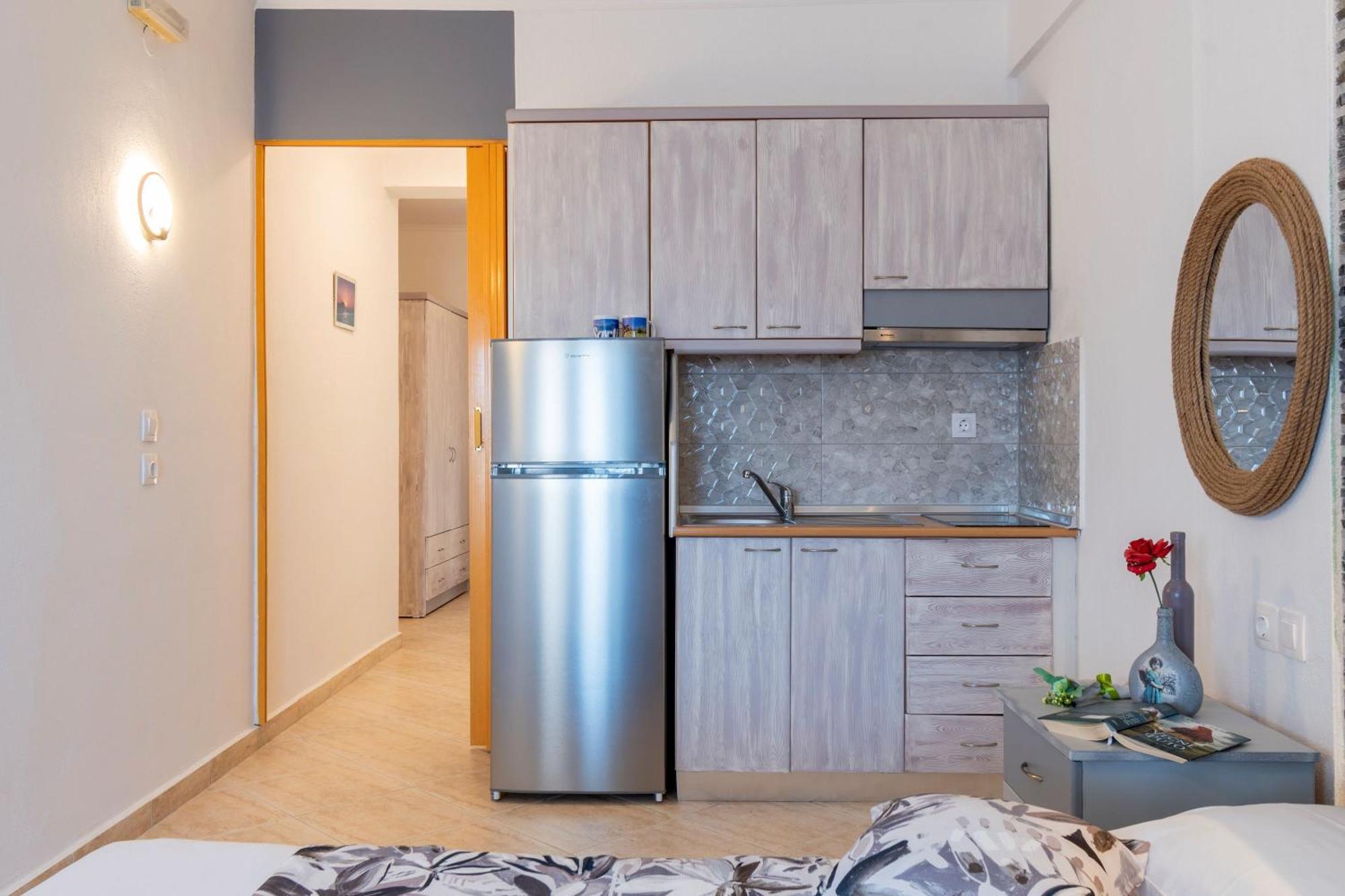 House Niki Apartment Сарти Екстериор снимка